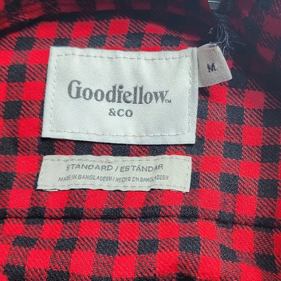 ✔️ Goodfellow & Co Men's Red Black Plaid Flannel Button Front Shirt. NWT - Picture 3 of 4